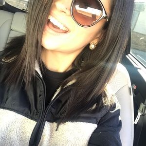 Meet your Posher, Kelli